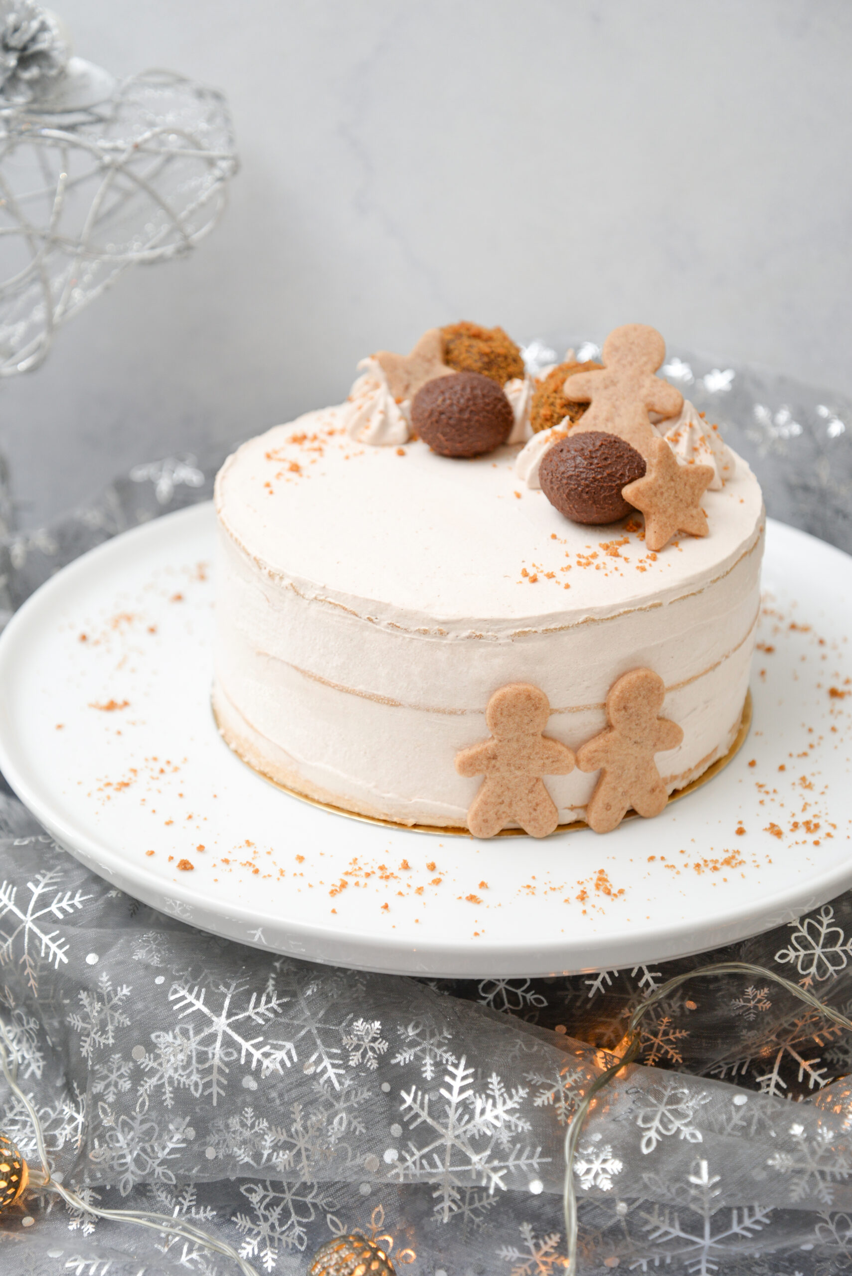 Vegourmandises-Vegan-Yummy-Dessert-Noel-Layer-Cake-Praliné-Spéculoos